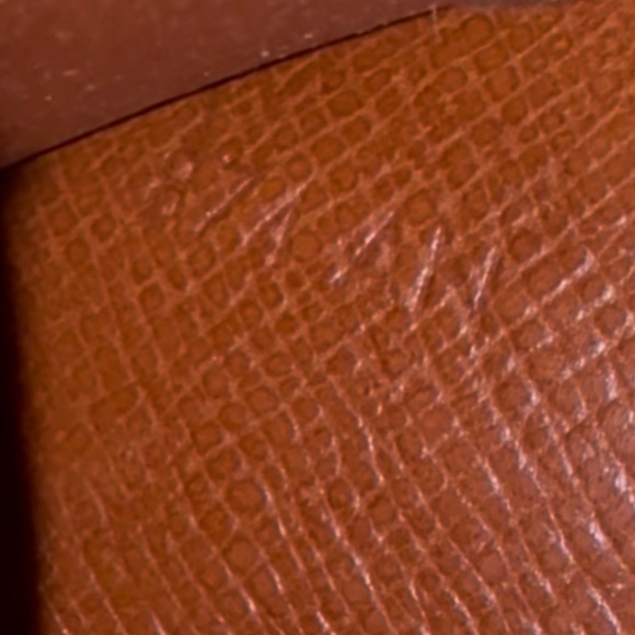 LOUIS VUITTON checkbook cover - Picture 7 of 11